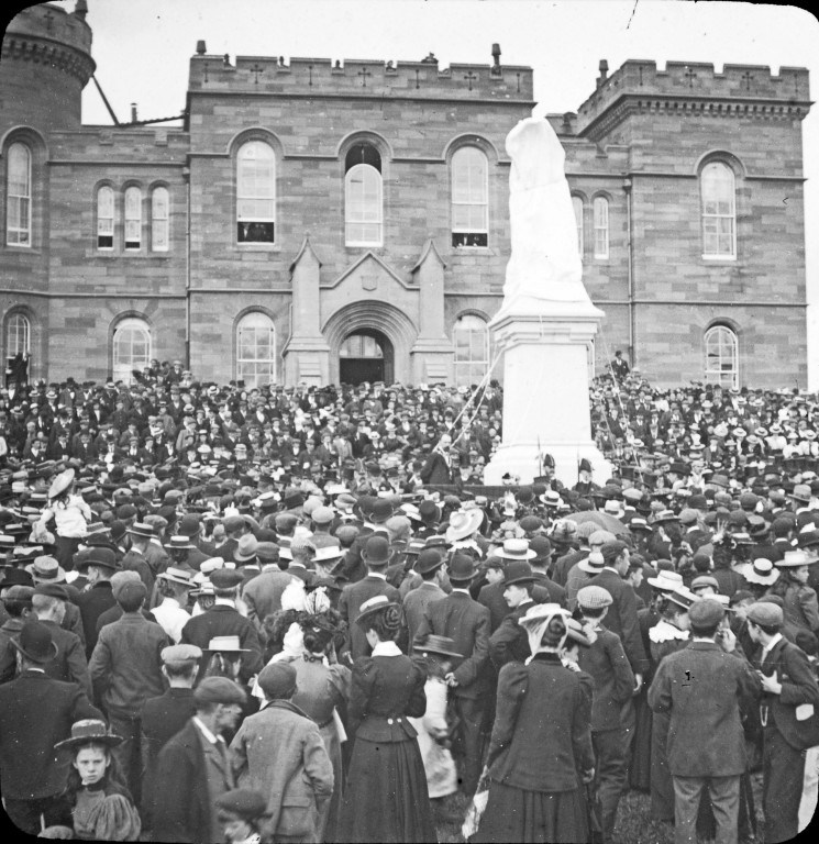 Unveiling of Flora MacDonald Monument, 1899; Highland Photographic Archive/Inverness Museum and Art Gallery/www.ambaile.org.uk